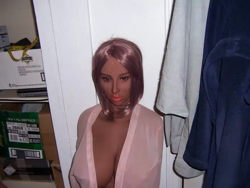 sex-doll-advertised-vs-actual-comparison