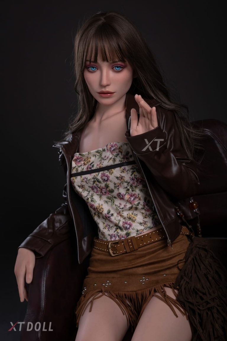 161cm 5ft3 B-Cup Silicone Sex Doll Carey (1)