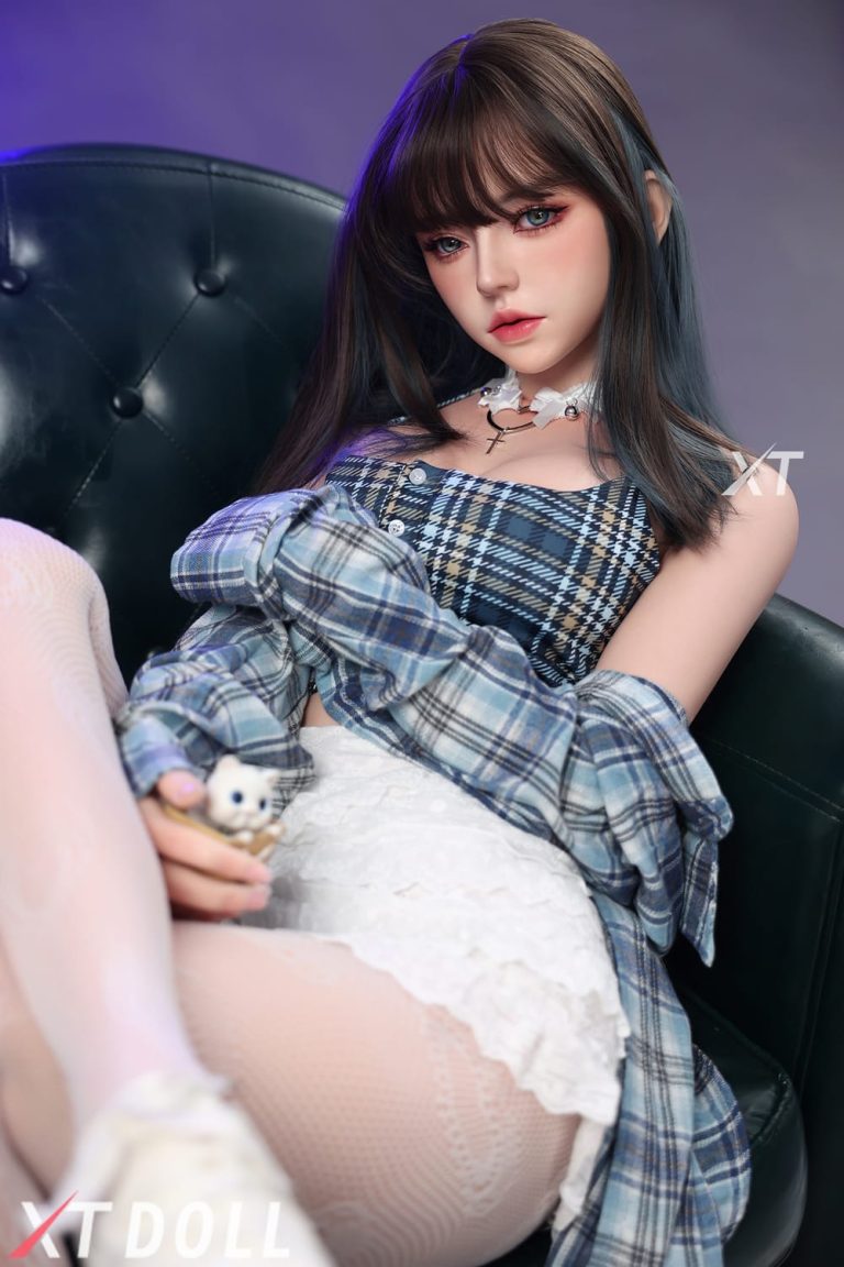 164cm 5ft5 C-Cup Silicone Sex Doll Rino (1)