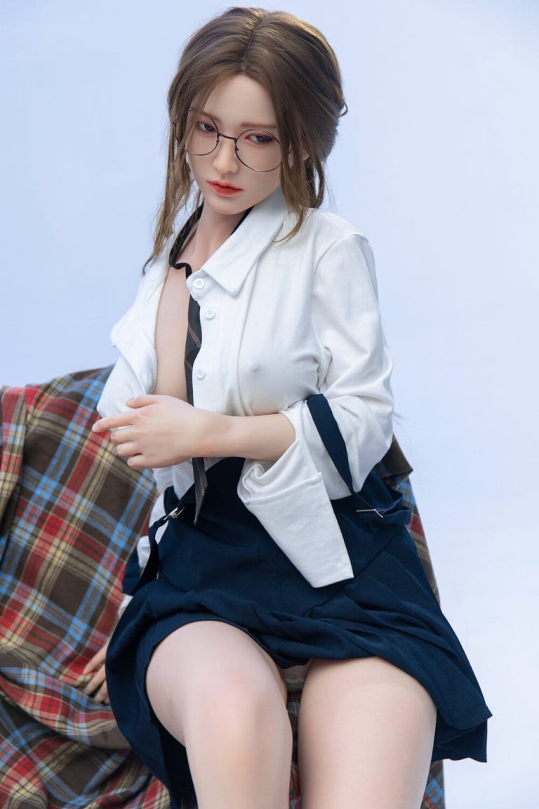 170cm 5ft7 D-Cup Hybrid or Silicone Sex Doll Umi (1)